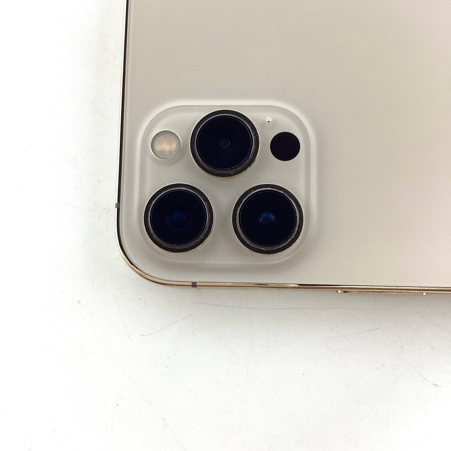【全額返金保証】【最速発送】Apple iPhone iPhone 12 Pro Max 128GB ゴールド docomo 白ロム 動作確認済 79%