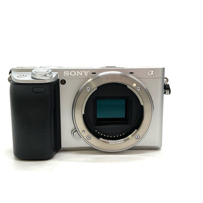【全額返金保証】【最速発送】Sony デジタル一眼 α6400 ILCE-6400L パワーズームレンズキット シルバー 美品 動作確認済