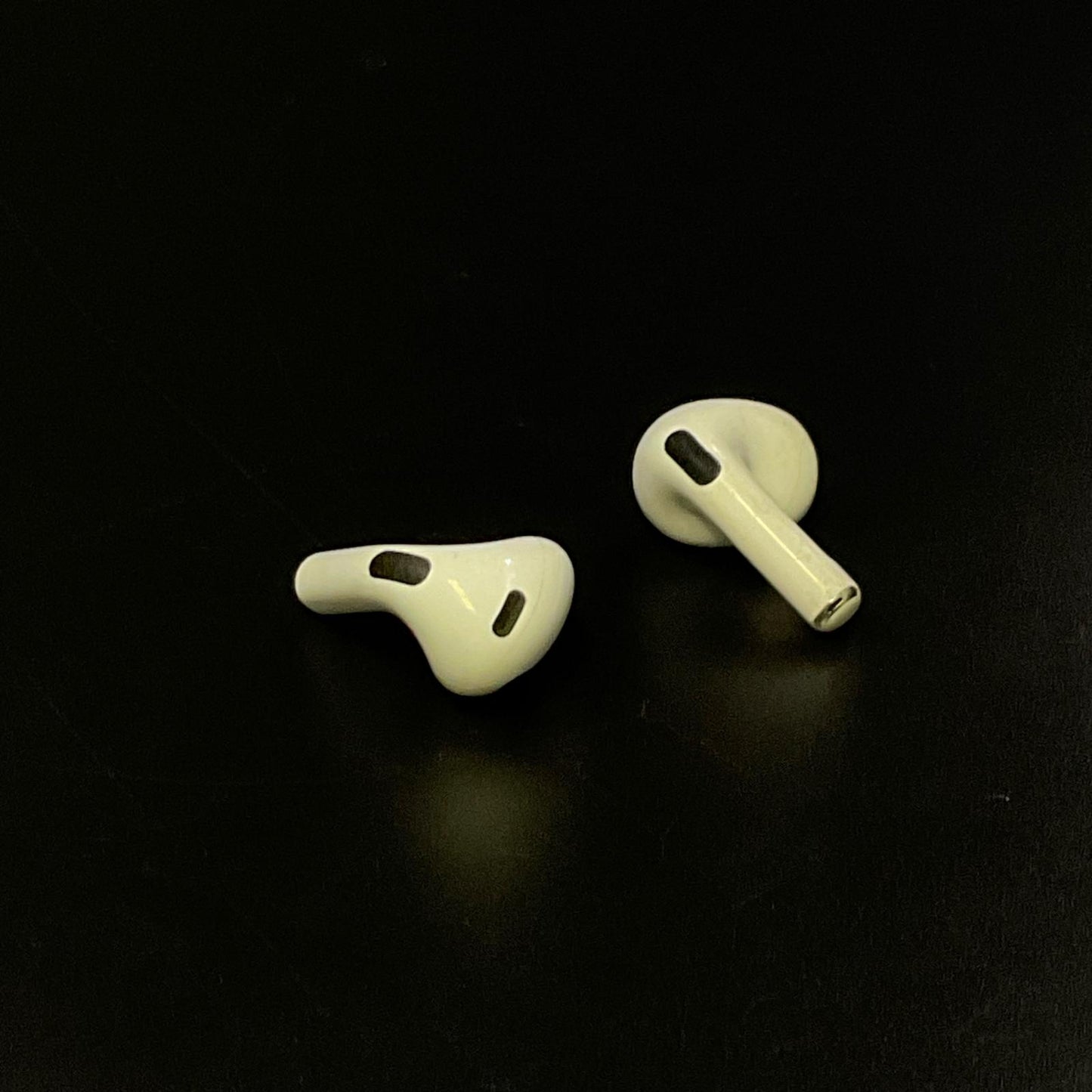 【全額返金保証】【最速発送】Apple AirPods (第3世代) MME73J/A 動作確認済