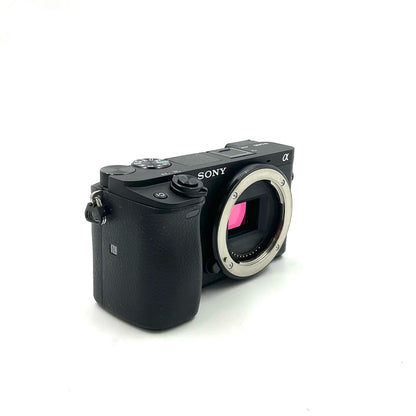 【全額返金保証】【最速発送】 デジタル一眼 SONY α6400 ILCE-6400 ブラック 美品 動作確認済