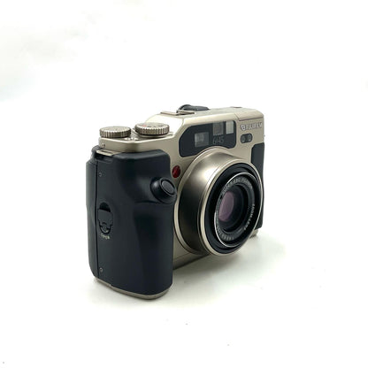 【全額返金保証】【最速発送】FUJIFILM GA645Zi Professional シルバー 美品 動作確認済