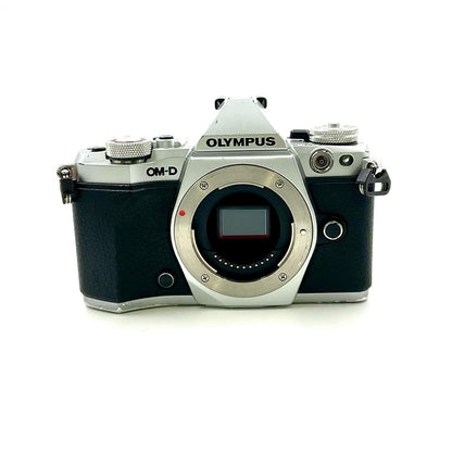 【全額返金保証】【最速発送】OLYMPUS デジタル一眼 OM-D E-M5 II 動作確認済