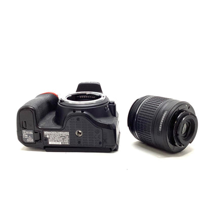 【全額返金保証】【最速発送】Nikon デジタル一眼 D5600 18-55 VR レンズキット 美品 動作確認済