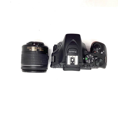 【全額返金保証】【最速発送】Nikon デジタル一眼 D5600 18-55 VR レンズキット 美品 動作確認済