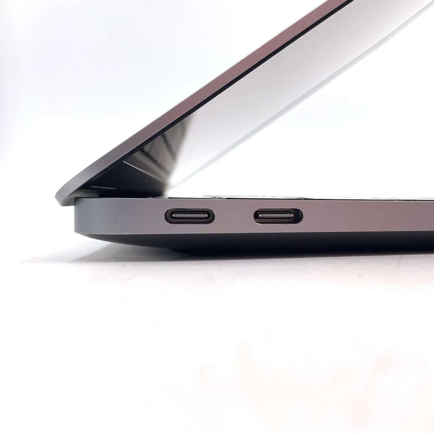 【最速発送】Apple MacBook Air 13.3インチ 2020 Apple M1 8GB 256GB スペースグレイ 91%【難有】