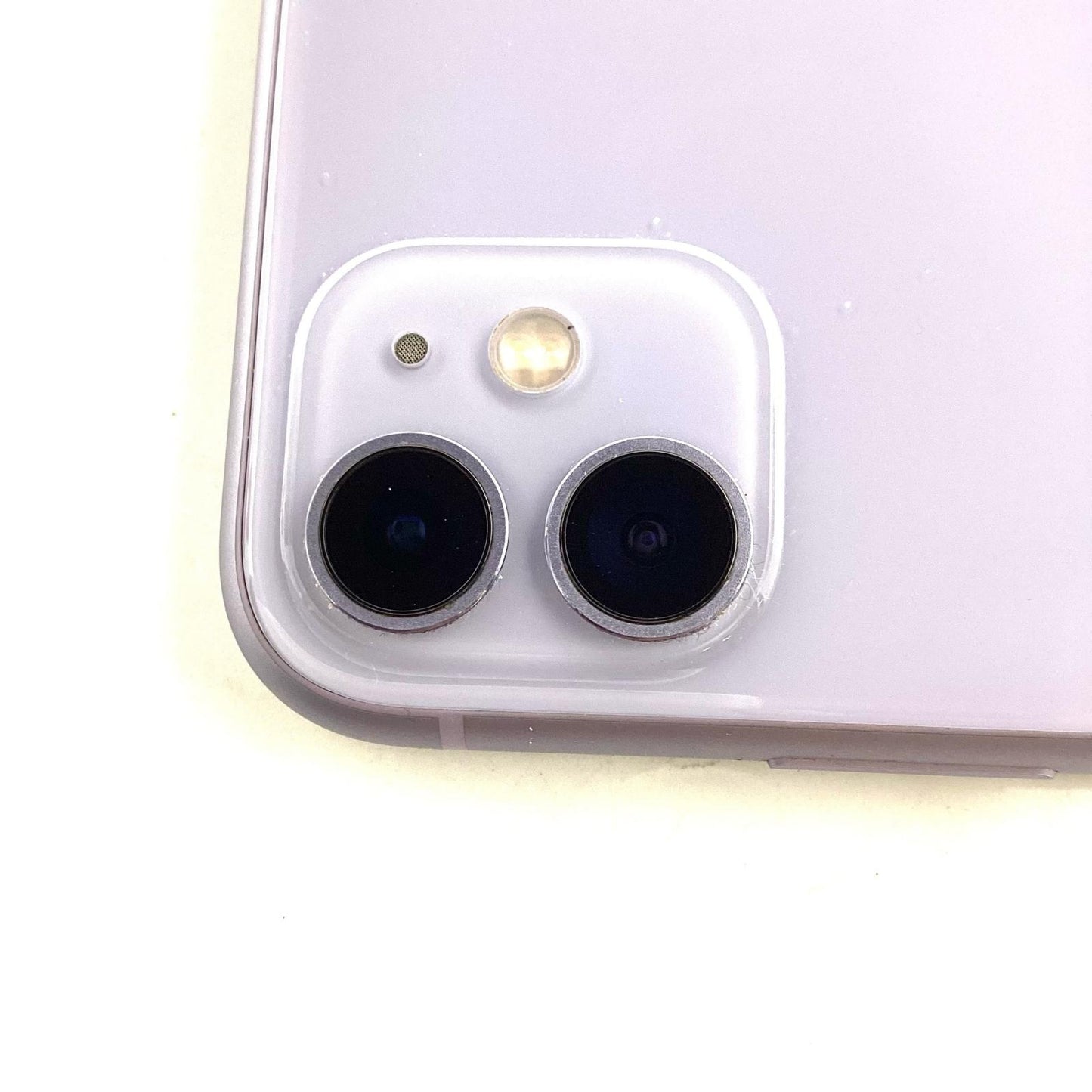 【最速発送】Apple iPhone iPhone 11 64GB パープル au 白ロム【難有】 86%