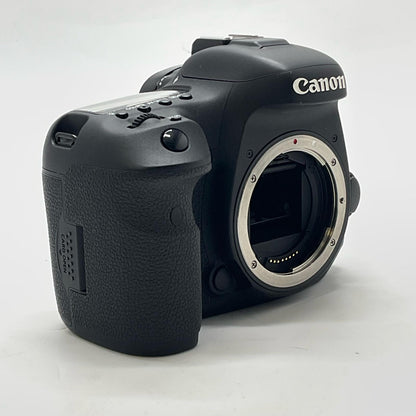【全額返金保証】【最速発送】Canon デジタル一眼 EOS 7D Mark II ボディ ブラック 美品 動作確認済
