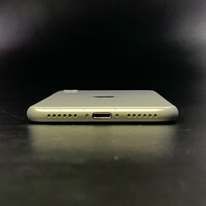 【全額返金保証】【最速発送】Apple iPhone iPhone SE（第2世代） 64GB ホワイト au 白ロム 美品 動作確認済 82%