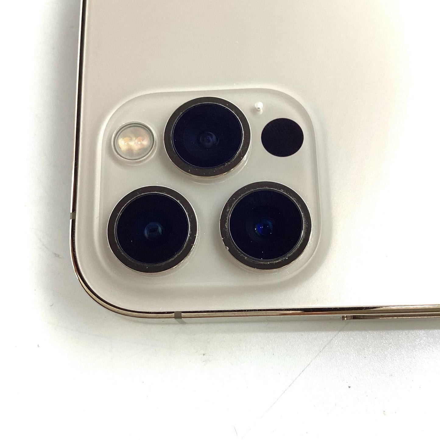 【全額返金保証】【最速発送】Apple iPhone iPhone 12 Pro 256GB ゴールド docomo SIMフリー 白ロム 美品 動作確認済 80%