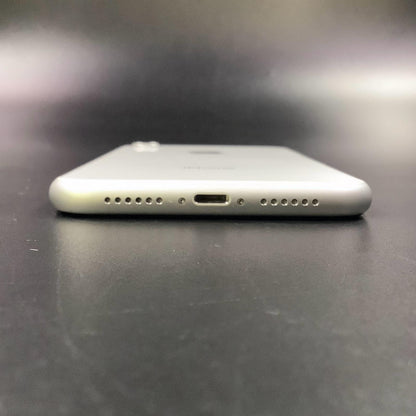 【全額返金保証】【最速発送】Apple iPhone iPhone XR 64GB ホワイト docomo SIMフリー 白ロム 美品 動作確認済 83%