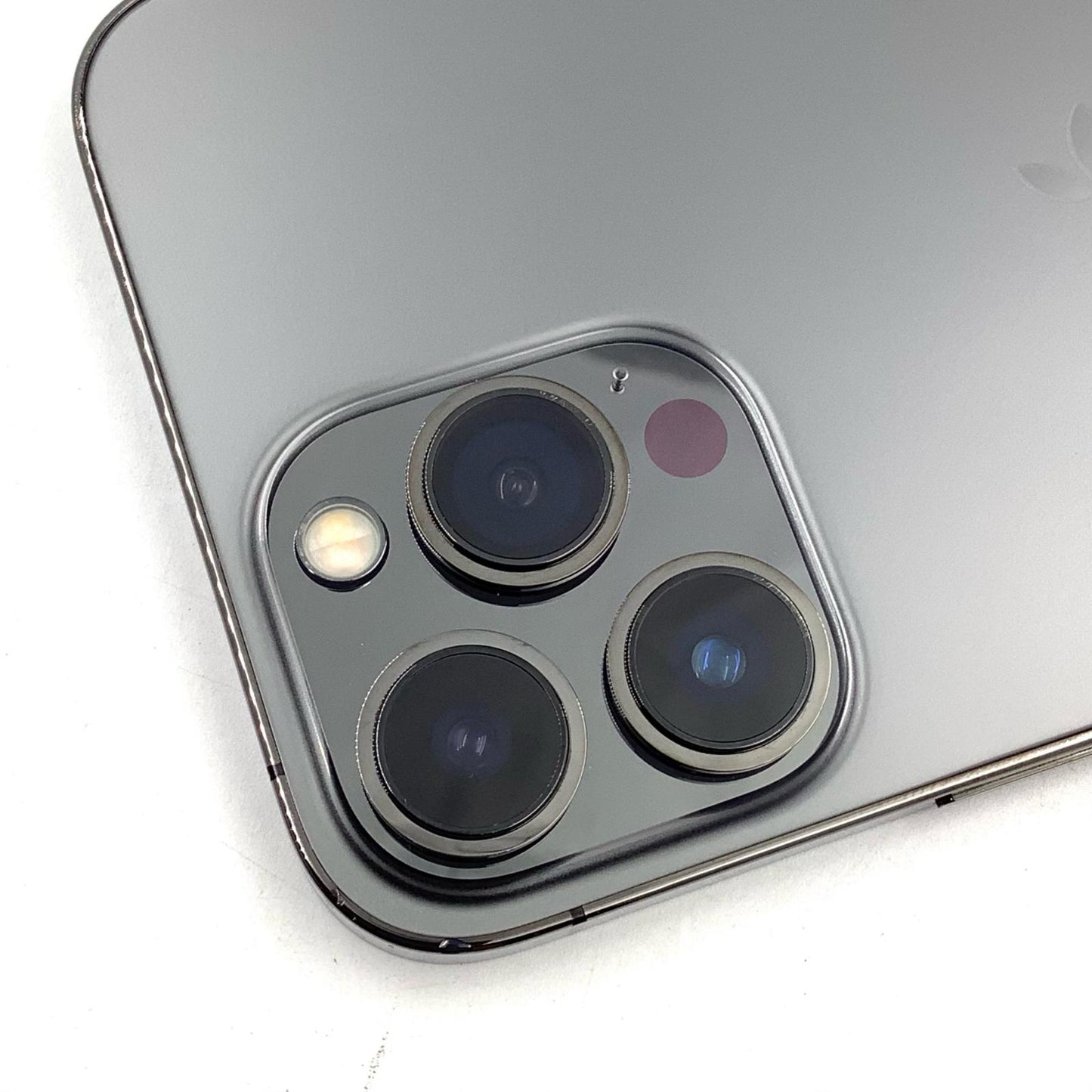 【全額返金保証】【最速発送】Apple iPhone iPhone 13 Pro Max 128GB グラファイト docomo SIMフリー 白ロム 動作確認済 79%