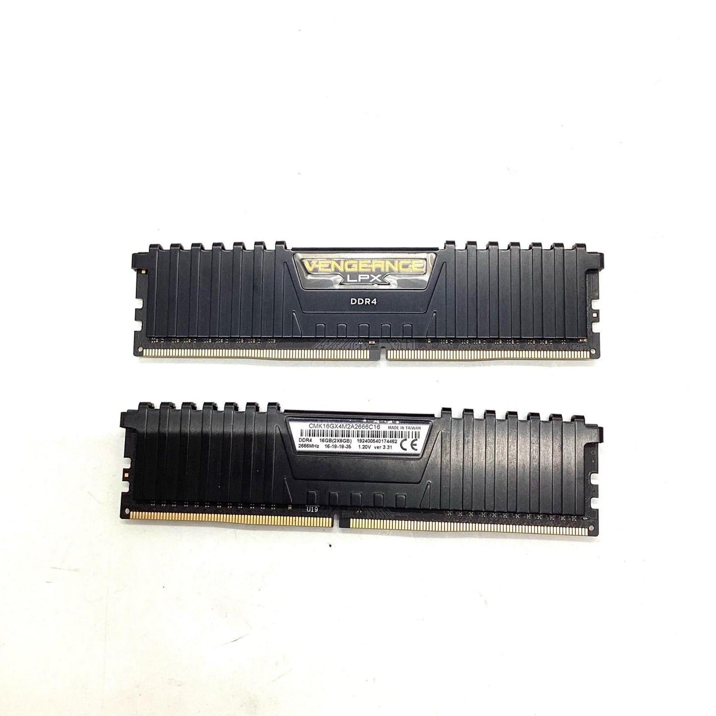 【全額返金保証】【最速発送】Corsair メモリ DDR4 8GB 2枚組 CMK16GX4M2A2666C16 美品 動作確認済