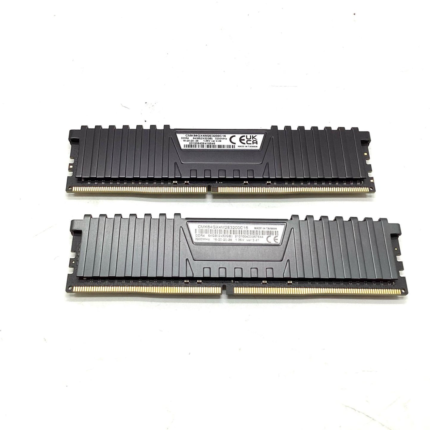 【全額返金保証】【最速発送】Corsair メモリ DDR4 32GB 2枚組 CMK64GX4M2E3200C16 美品 動作確認済