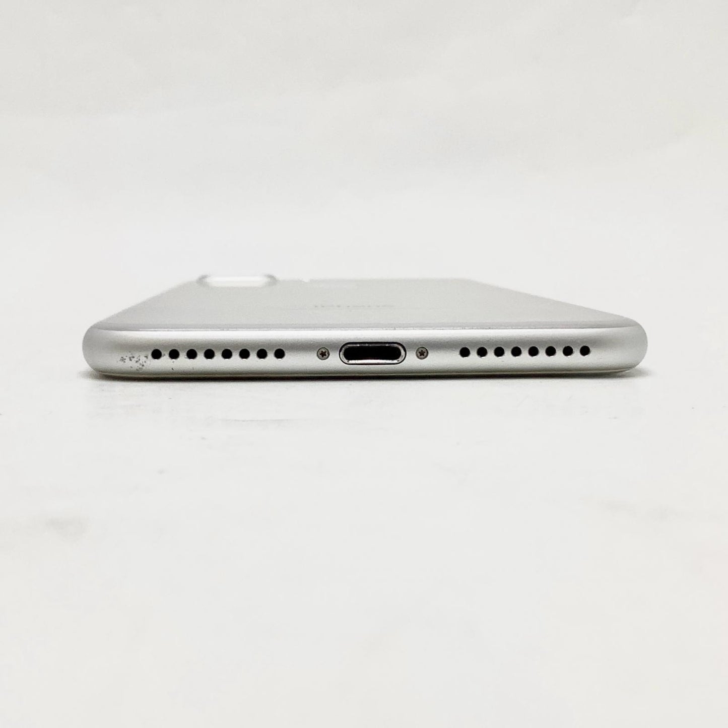 【全額返金保証】【最速発送】Apple iPhone iPhone 7 Plus 256GB シルバー docomo 白ロム 動作確認済 72%
