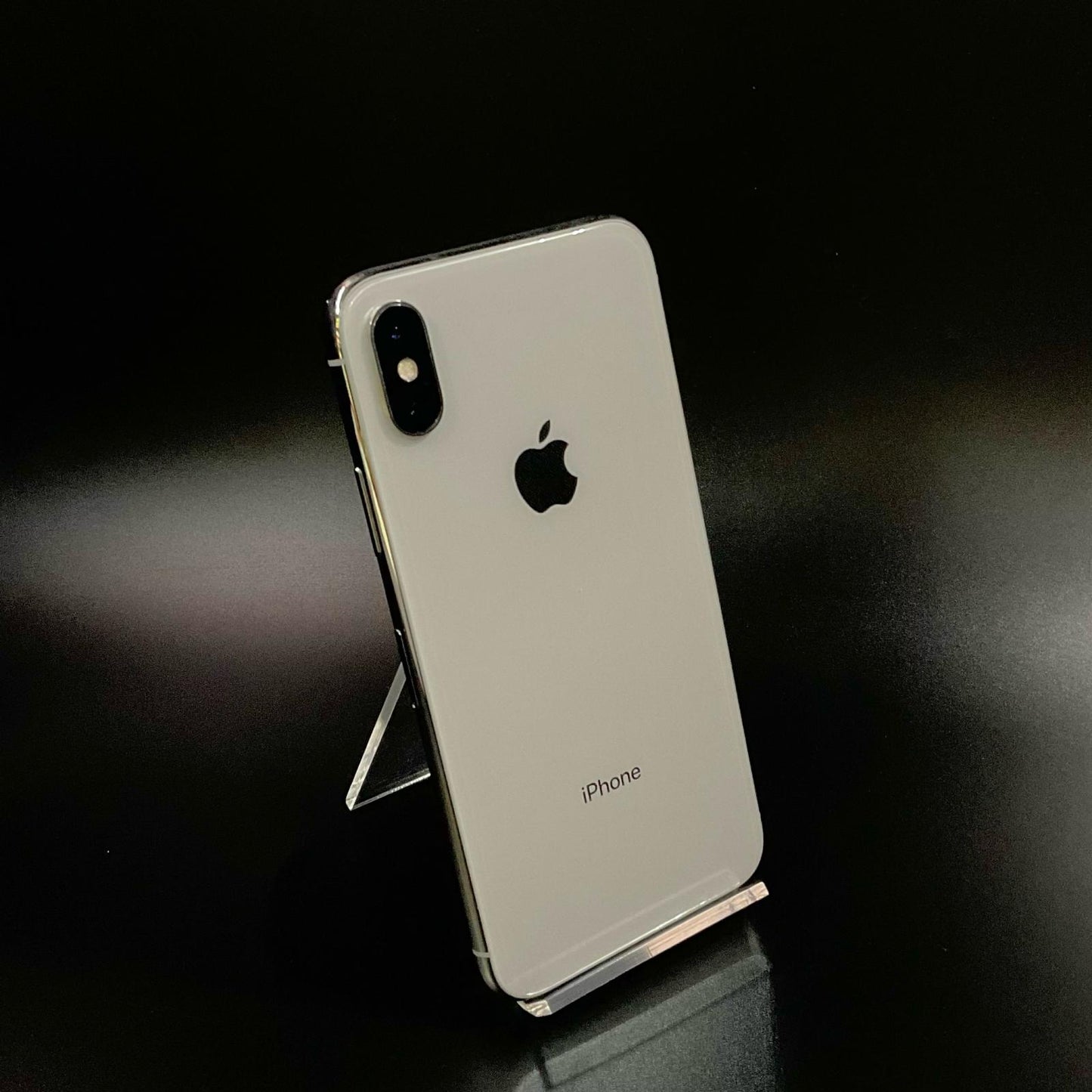 【最速発送】Apple iPhone iPhone X 256GB シルバー docomo 白ロム【難有】 85%