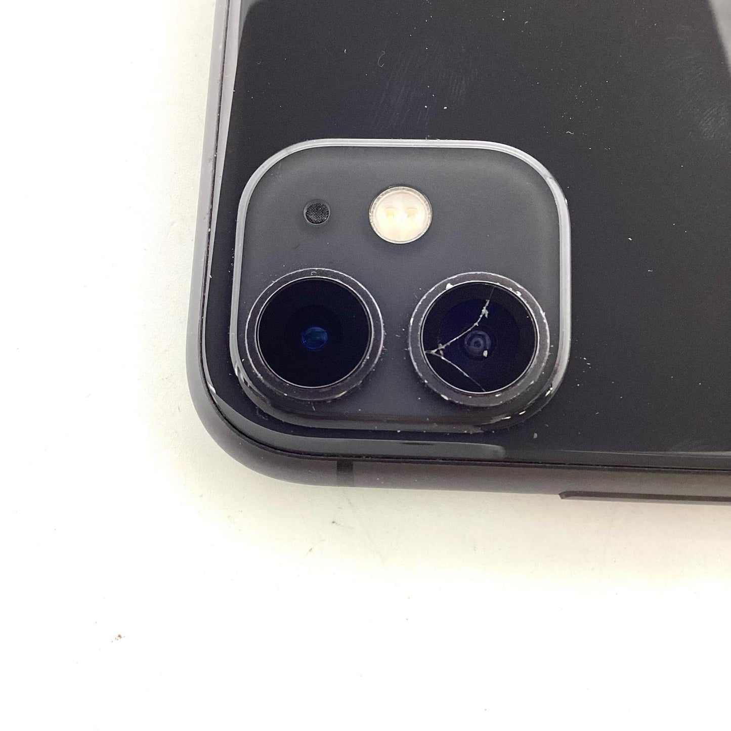 【最速発送】Apple iPhone iPhone 11 128GB ブラック Softbank 白ロム【難有】 85%