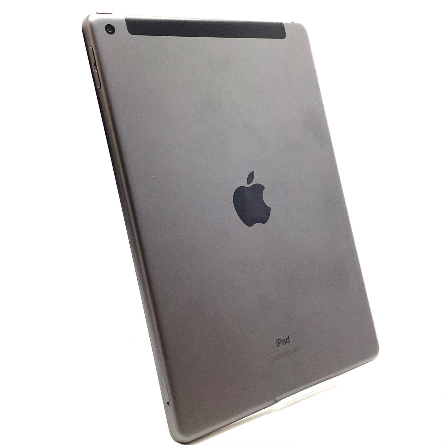 【全額返金保証】【最速発送】Apple iPad 10.2インチ 第7世代 32GB スペースグレイ WiFi+Cellular docomo 白ロム 動作確認済