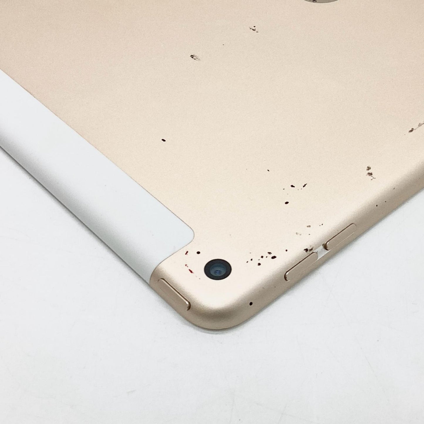 【全額返金保証】【最速発送】Apple iPad Air 9.7インチ 第2世代 16GB ゴールド WiFi+Cellular au 白ロム 動作確認済
