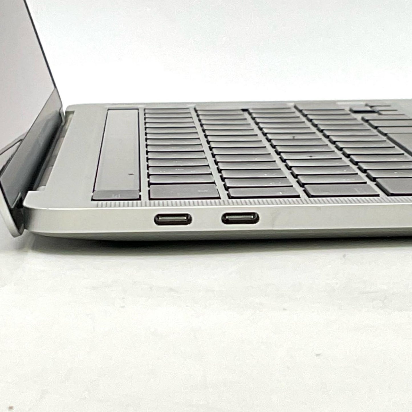 【全額返金保証】【最速発送】Apple MacBook Pro 13.3インチ 2020 Apple M1 16GB 512GB シルバー 83% 動作確認済