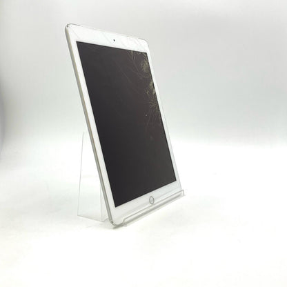 【最速発送】Apple iPad iPad 9.7インチ 第5世代 32GB シルバー WiFi+Cellular au 白ロム【難有】