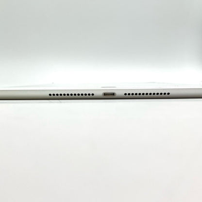 【最速発送】Apple iPad iPad 9.7インチ 第5世代 32GB シルバー WiFi+Cellular au 白ロム【難有】