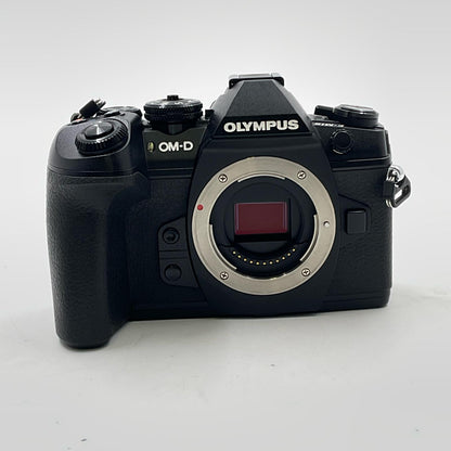 【全額返金保証】【最速発送】OM SYSTEM デジタル一眼 OM-D E-M1 Mark II ボディ ブラック 美品 動作確認済