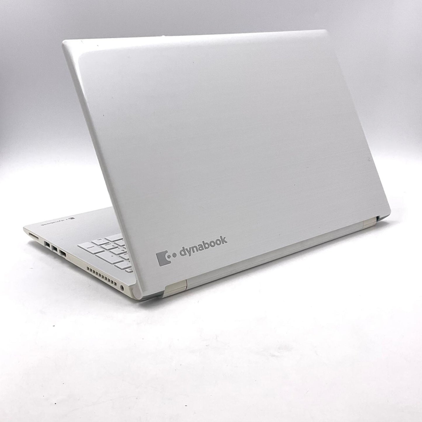 【最速発送】TOSHIBA dynabook PT45EWP-SJA Celeron 3865U 8GB SSD 256GB 52.1%【難有】