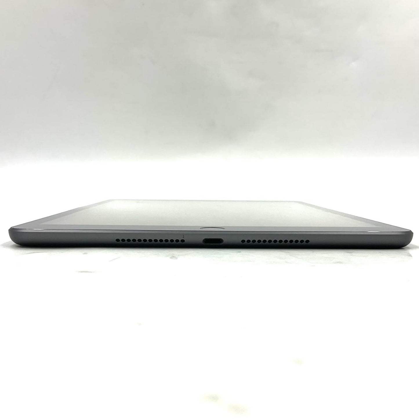【全額返金保証】【最速発送】Apple iPad iPad 10.2インチ 第9世代 64GB スペースグレイ WiFi+Cellular au 白ロム 美品 動作確認済