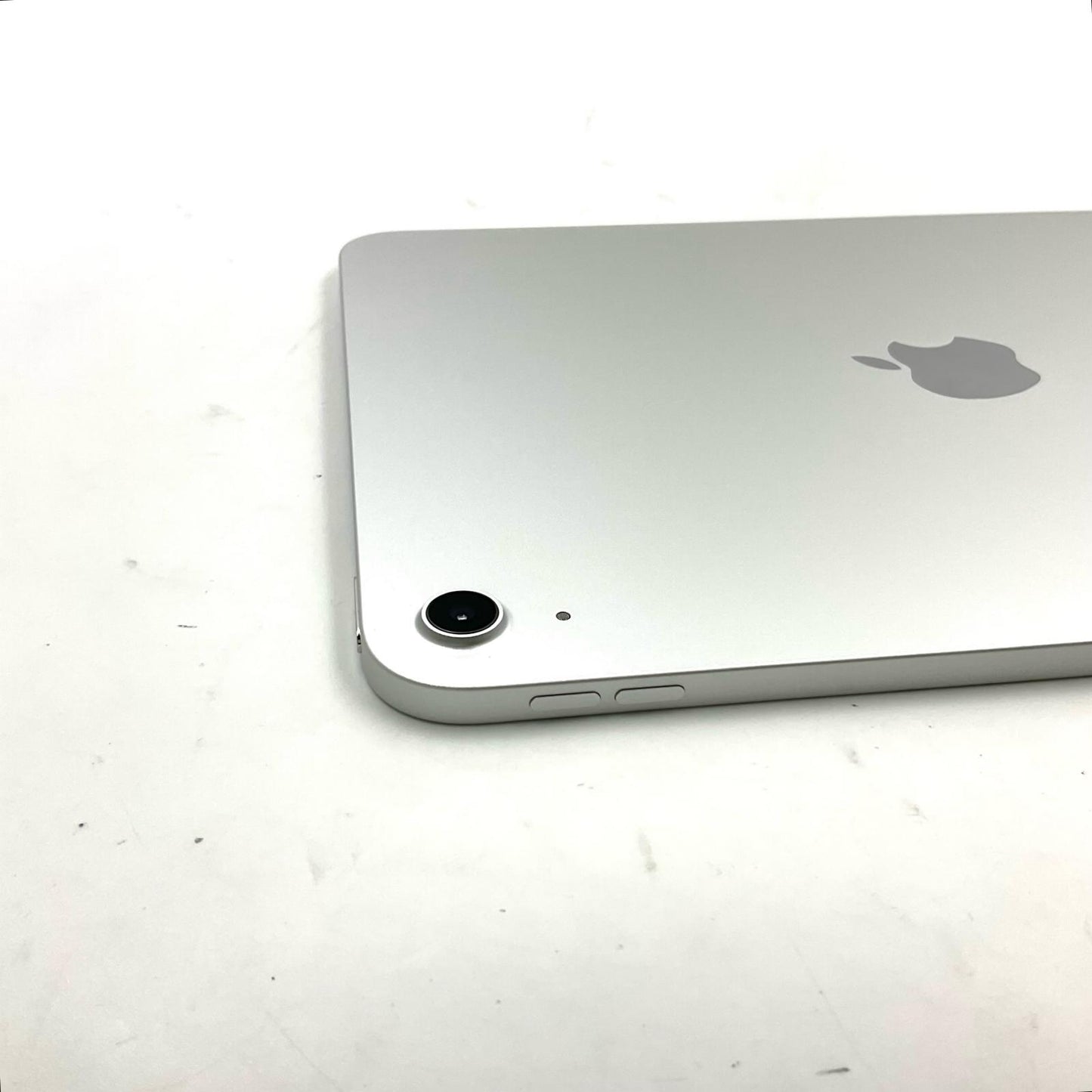 【全額返金保証】【最速発送】Apple iPad iPad (A16) 11インチ 128GB シルバー Wi-Fi 美品 動作確認済
