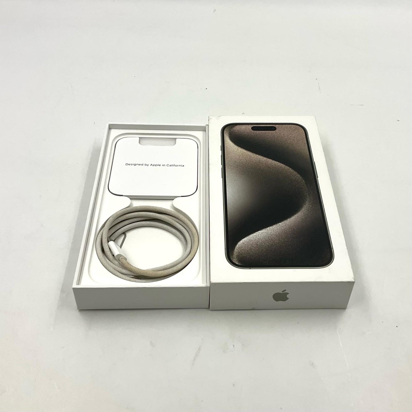 【全額返金保証】【最速発送】Apple iPhone iPhone 15 Pro 128GB ナチュラルチタニウム SIMフリー 白ロム 美品 動作確認済 86%