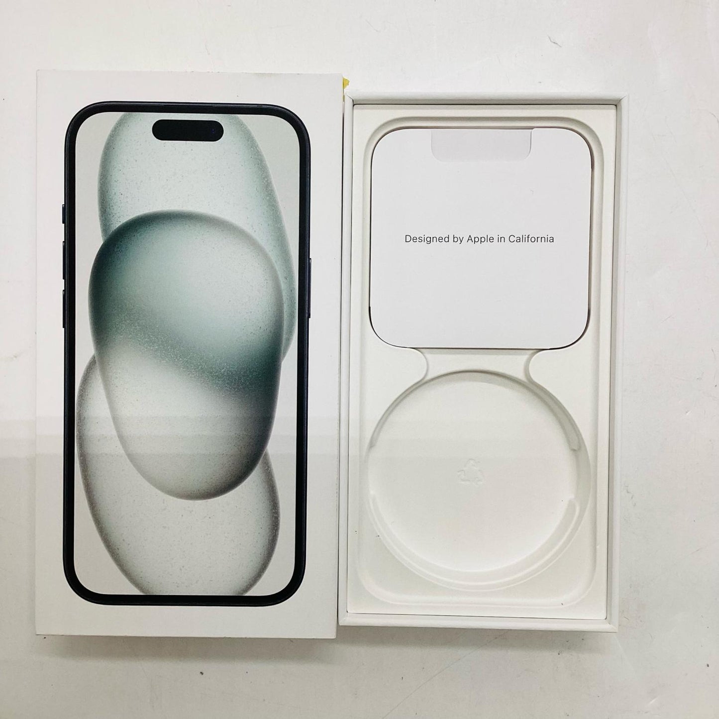 【全額返金保証】【最速発送】Apple iPhone iPhone 15 256GB ブラック SIMフリー 白ロム 美品 動作確認済 89%