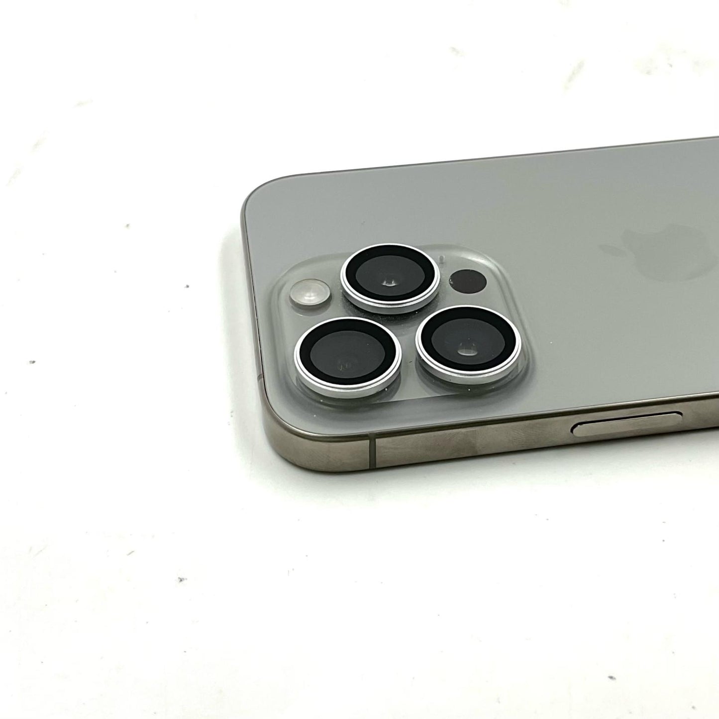 【全額返金保証】【最速発送】Apple iPhone iPhone 15 Pro 256GB ナチュラルチタニウム SIMフリー 白ロム 動作確認済 87%
