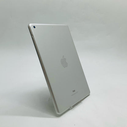 【全額返金保証】【最速発送】Apple iPad iPad 9.7インチ 第5世代 32GB シルバー Wi-Fi 美品 動作確認済