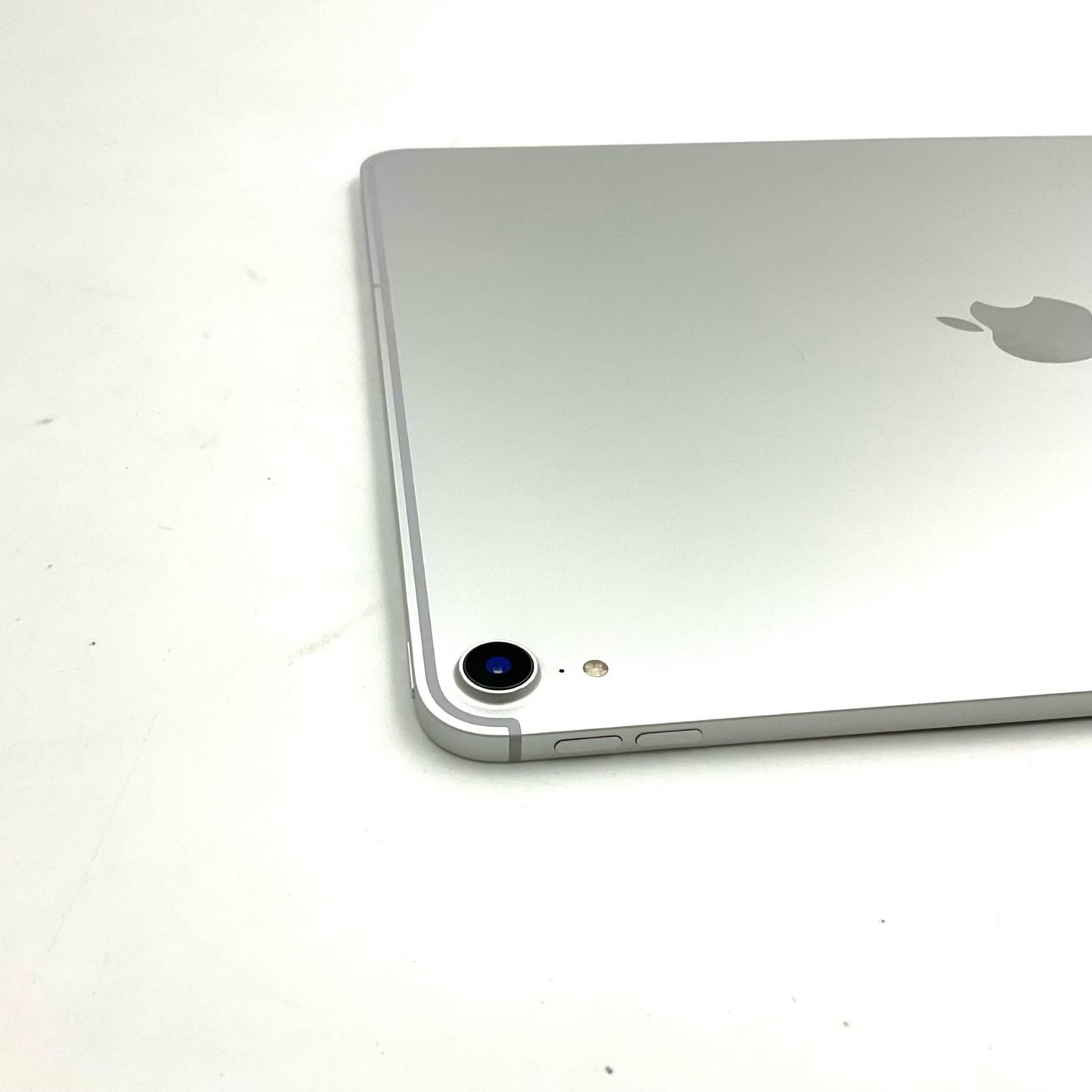 【全額返金保証】【最速発送】Apple iPad Pro 12.9インチ 第3世代 256GB シルバー WiFi+Cellular au 白ロム 美品 動作確認済