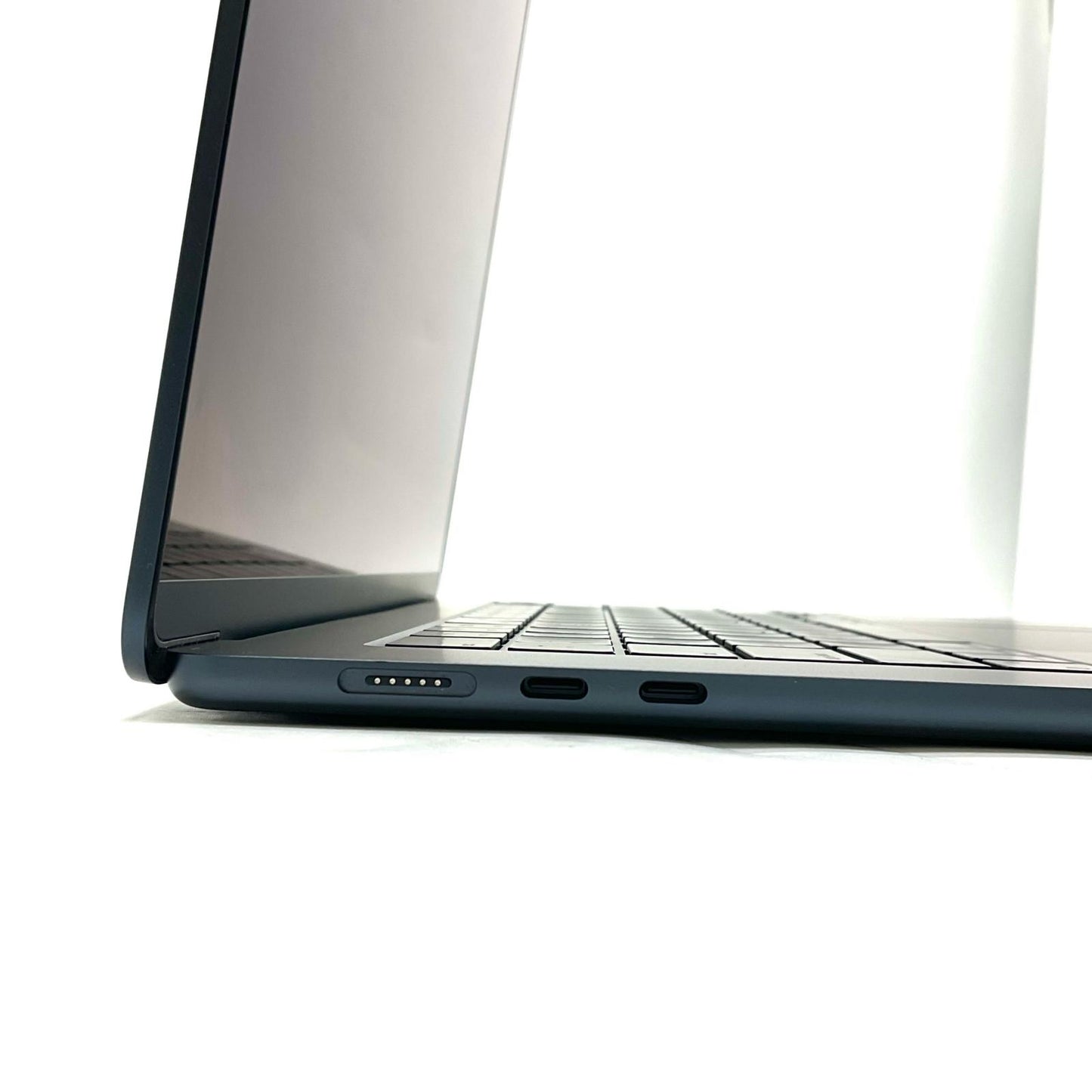 【全額返金保証】【最速発送】Apple MacBook Air 15.3インチ 2024 Apple M3 16GB 256GB ミッドナイト 95.7% 超美品 動作確認済