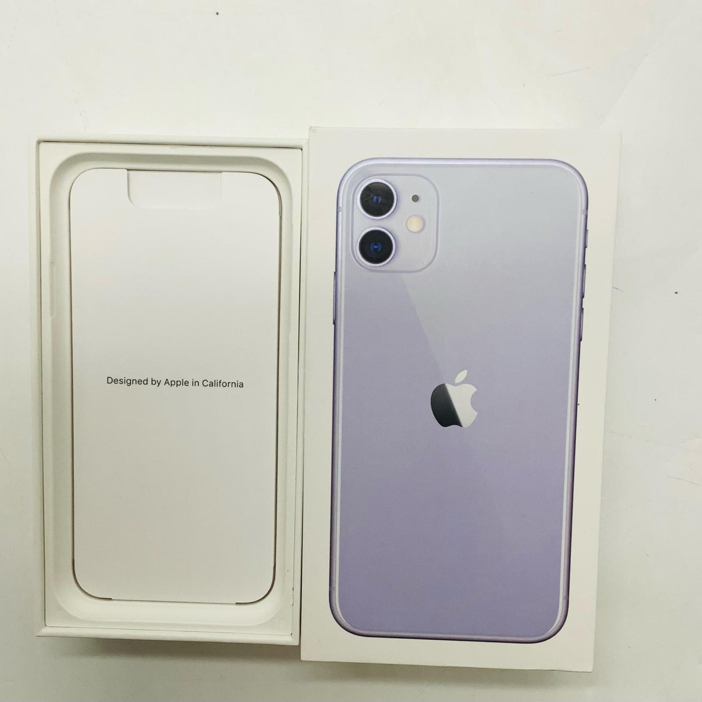 【全額返金保証】【最速発送】Apple iPhone iPhone 11 128GB パープル docomo 白ロム 動作確認済 74%