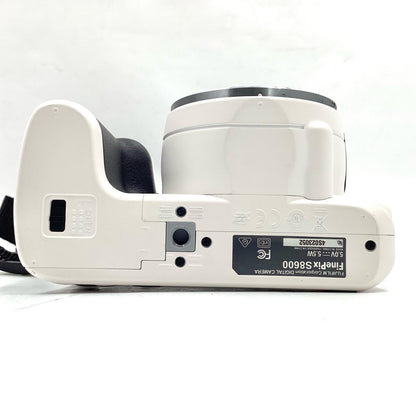 【全額返金保証】【最速発送】FUJIFILM コンパクトデジタルカメラ FinePix S8600 [ホワイト] 美品 動作確認済