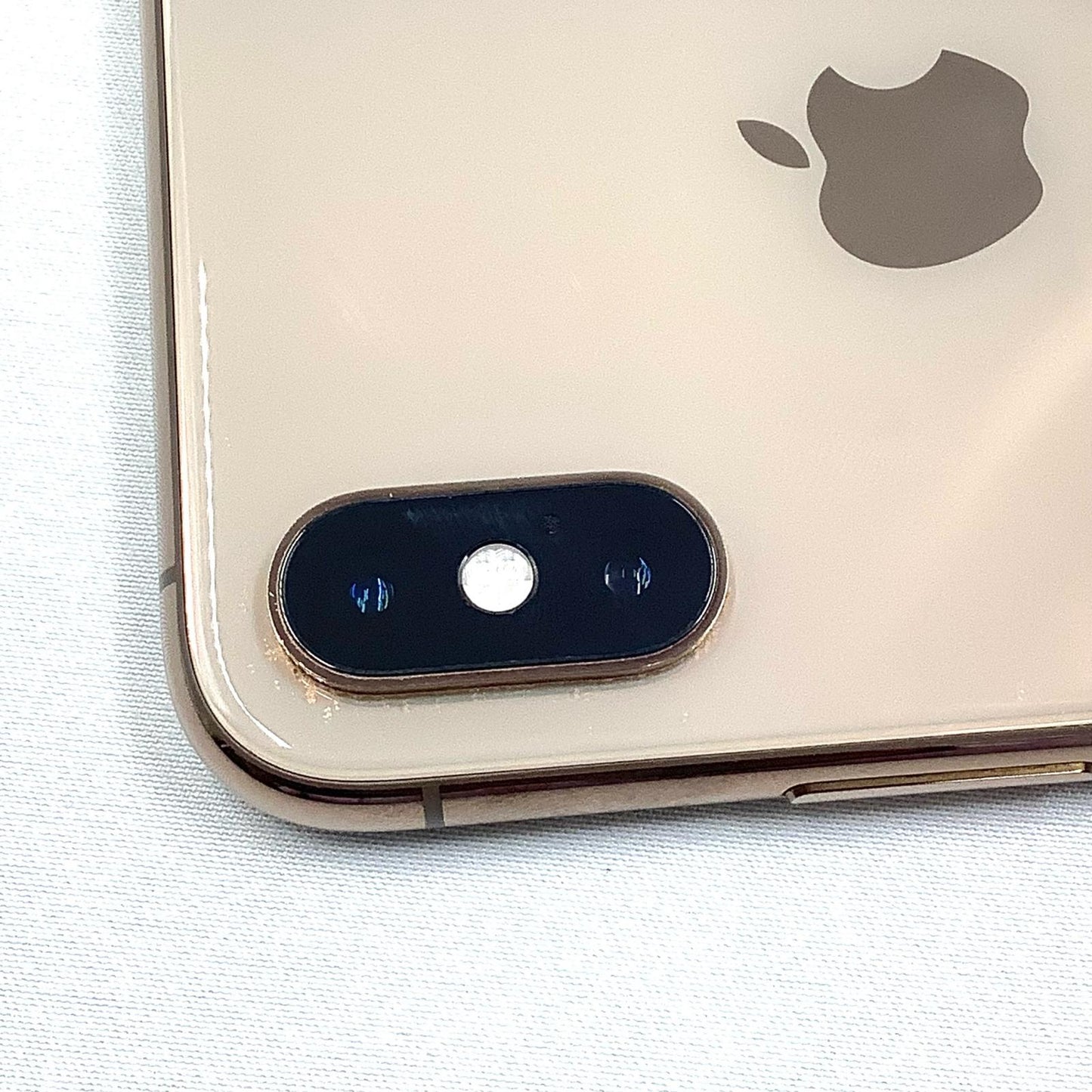 【最速発送】Apple iPhone iPhone XS 64GB ゴールド docomo 白ロム【難有】 80%