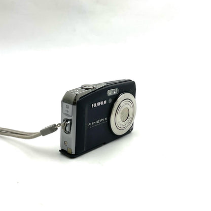 【全額返金保証】【最速発送】FUJIFILM コンパクトデジタルカメラ FinePix F50fd ブラック 動作確認済