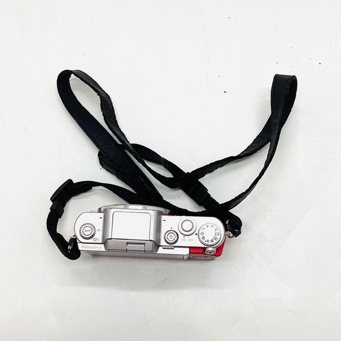【最速発送】Panasonic デジタル一眼 LUMIX DMC-GF7 ピンク【難有】