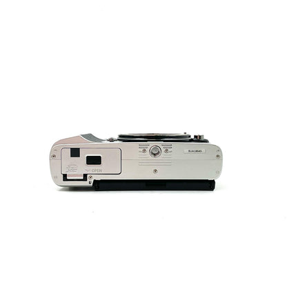【全額返金保証】【最速発送】OLYMPUS デジタル一眼 PEN E-P7 14-42mm EZレンズキット [シルバー] 美品 動作確認済