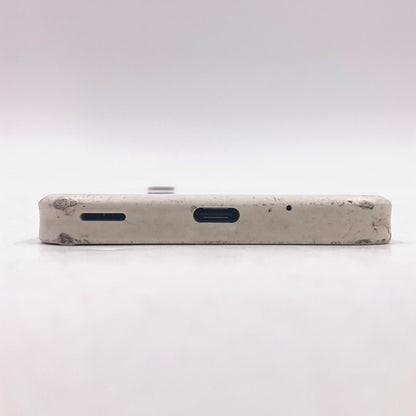 【最速発送】 AQUOS wish2 64GB ホワイト系 docomo SIMフリー SH-51C 白ロム【難有】