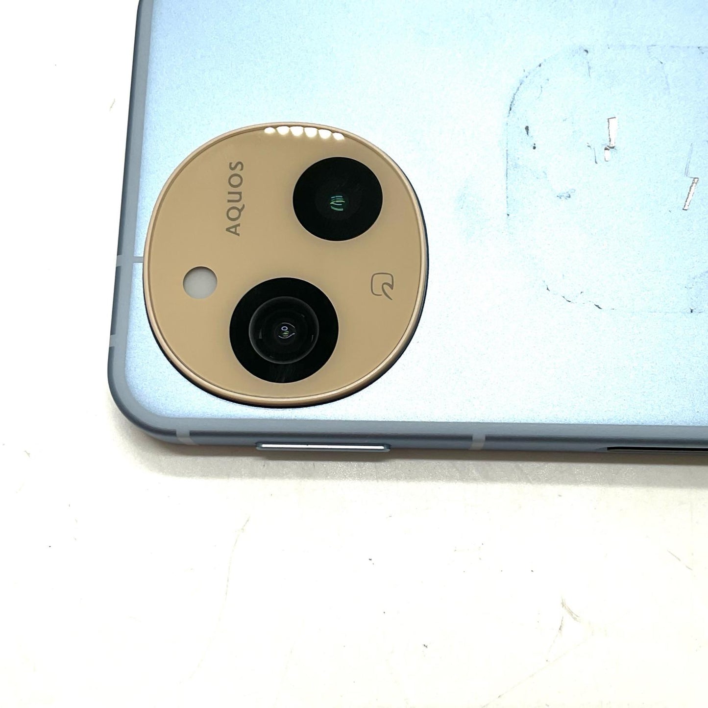 【最速発送】 AQUOS sense9 128GB ブルー系 au SIMフリー SHG14 白ロム【難有】