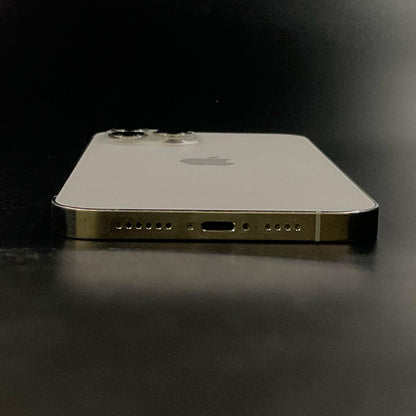 【全額返金保証】【最速発送】Apple iPhone iPhone 12 Pro Max 256GB Silver docomo 白ロム 動作確認済 84%