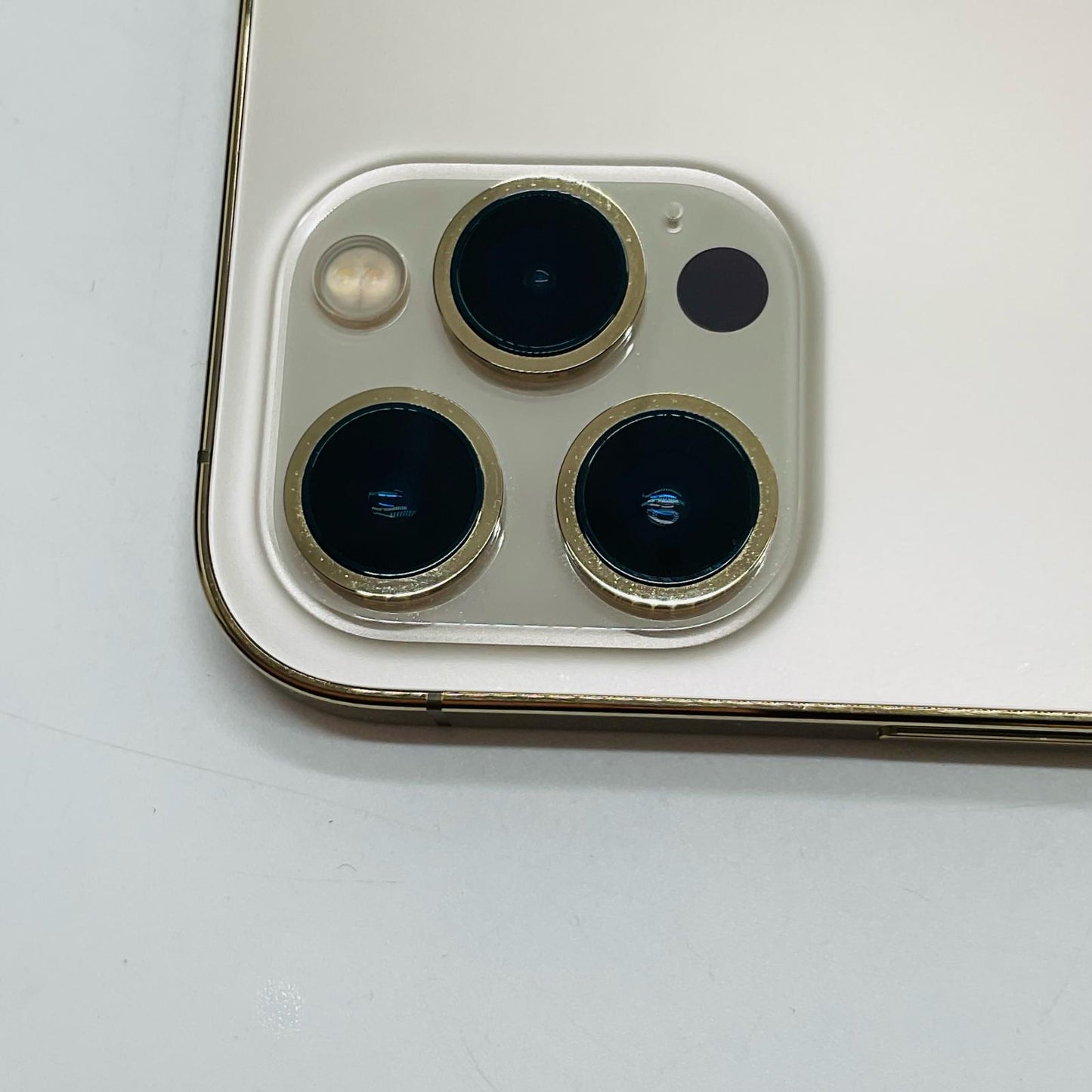 【全額返金保証】【最速発送】Apple iPhone iPhone 12 Pro Max 128GB Gold au 白ロム 動作確認済 78%