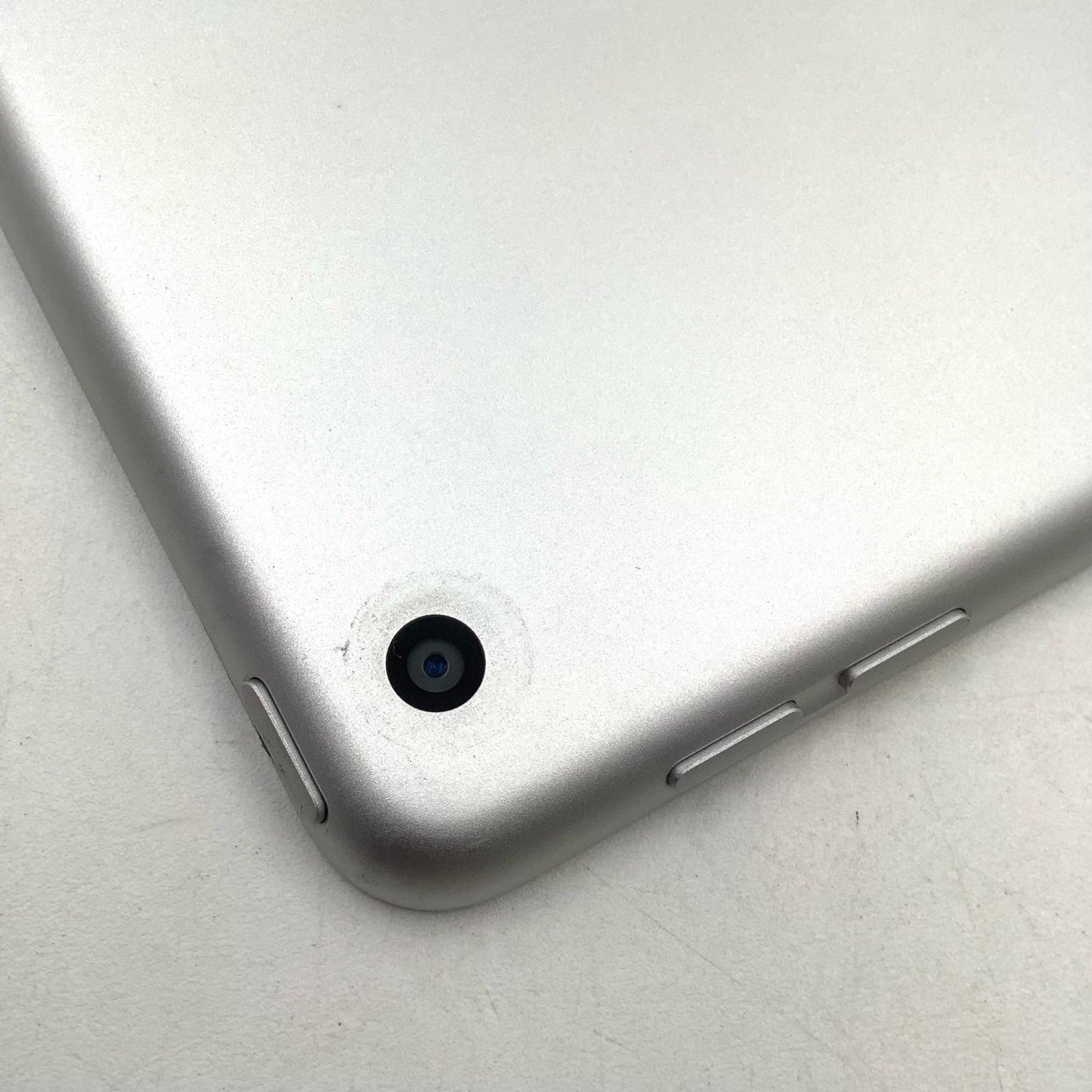 【最速発送】Apple iPad iPad 第7世代 Wi-Fi 32GB Silver【難有】