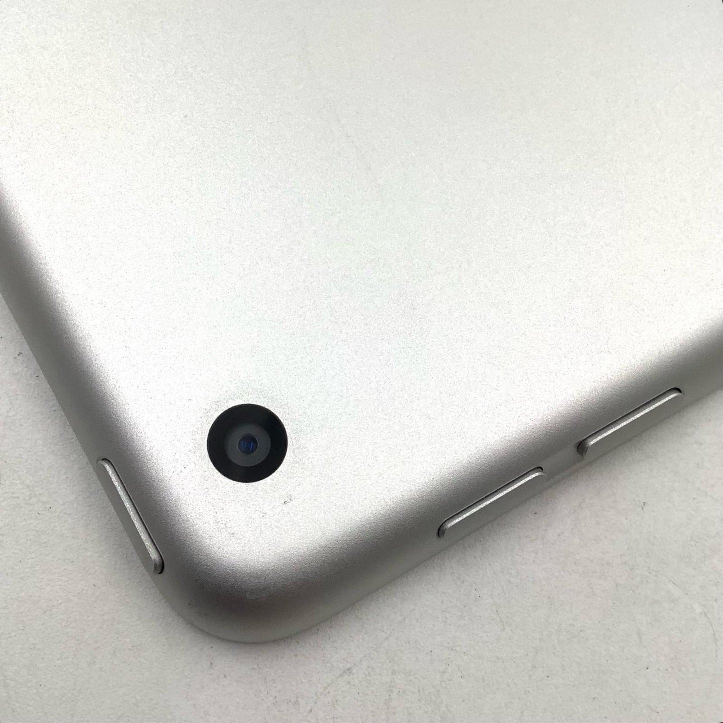 【最速発送】Apple iPad iPad 第7世代 Wi-Fi 32GB Silver【難有】