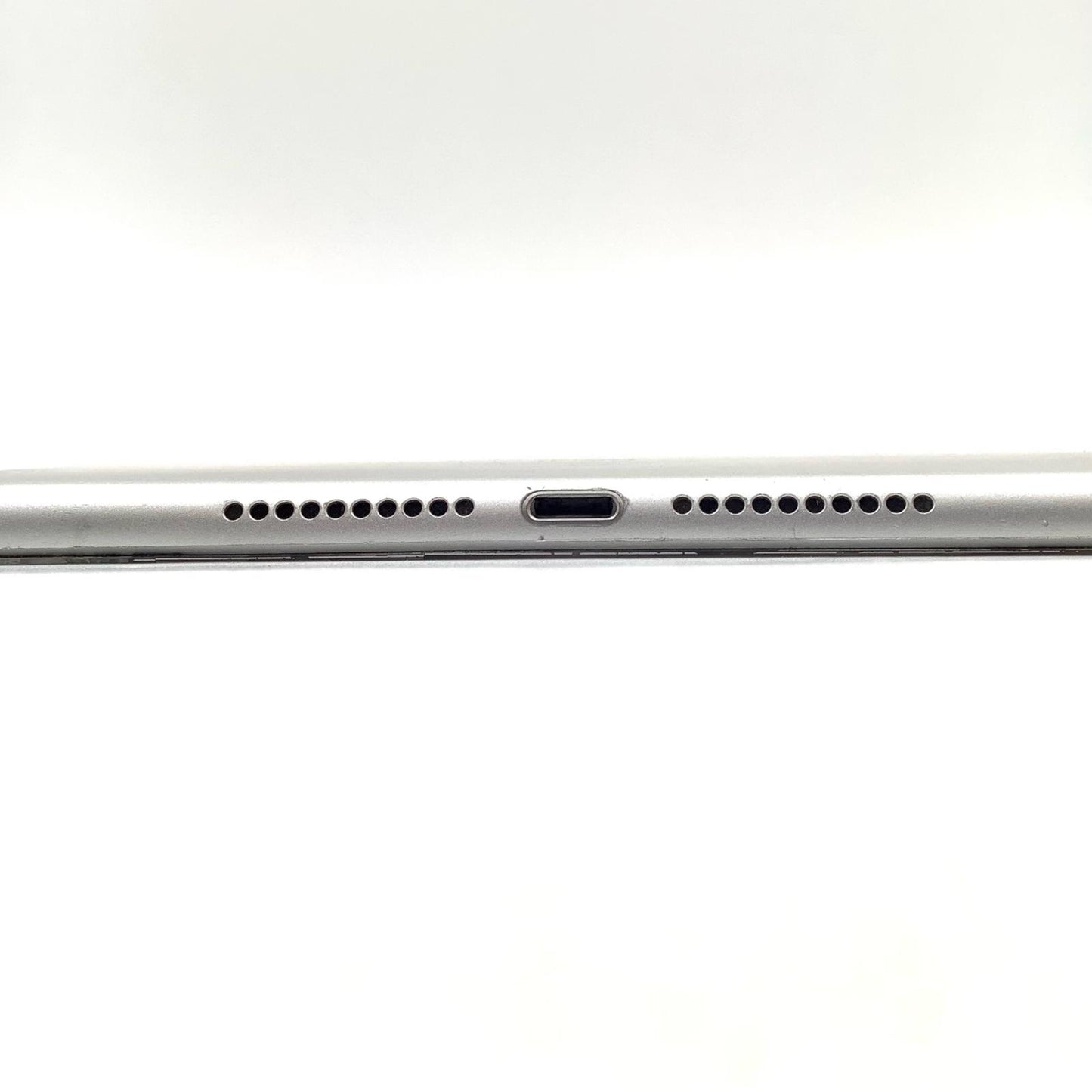 【最速発送】Apple iPad iPad mini 5 Wi-Fi 64GB Silver【難有】