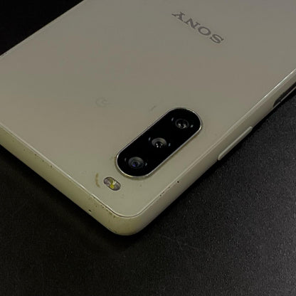 【最速発送】 Xperia 10 III 128GB ホワイト系 docomo SO-52B 白ロム【難有】