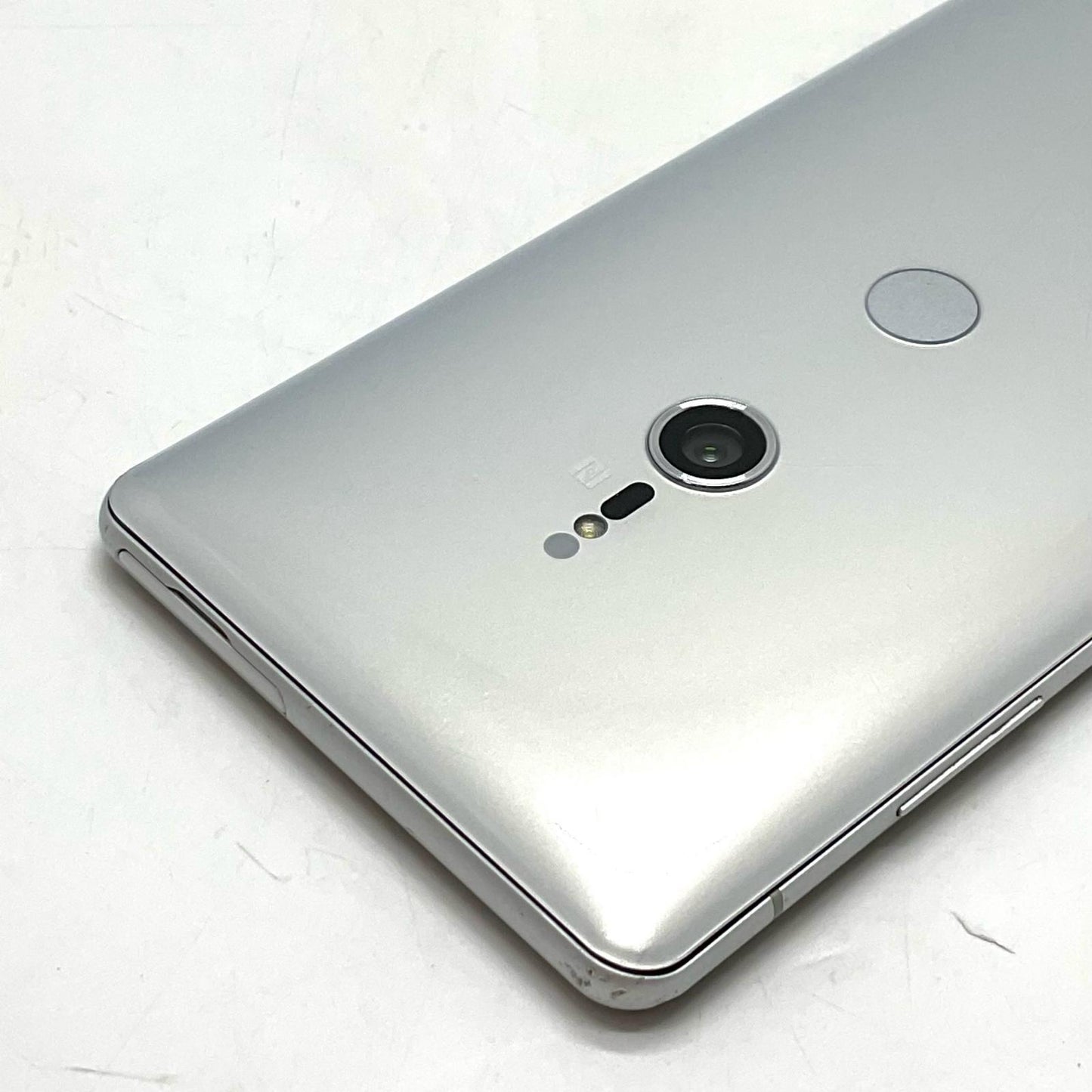 【最速発送】 Xperia XZ3 64GB グレー系 softbank 801SO 白ロム【難有】